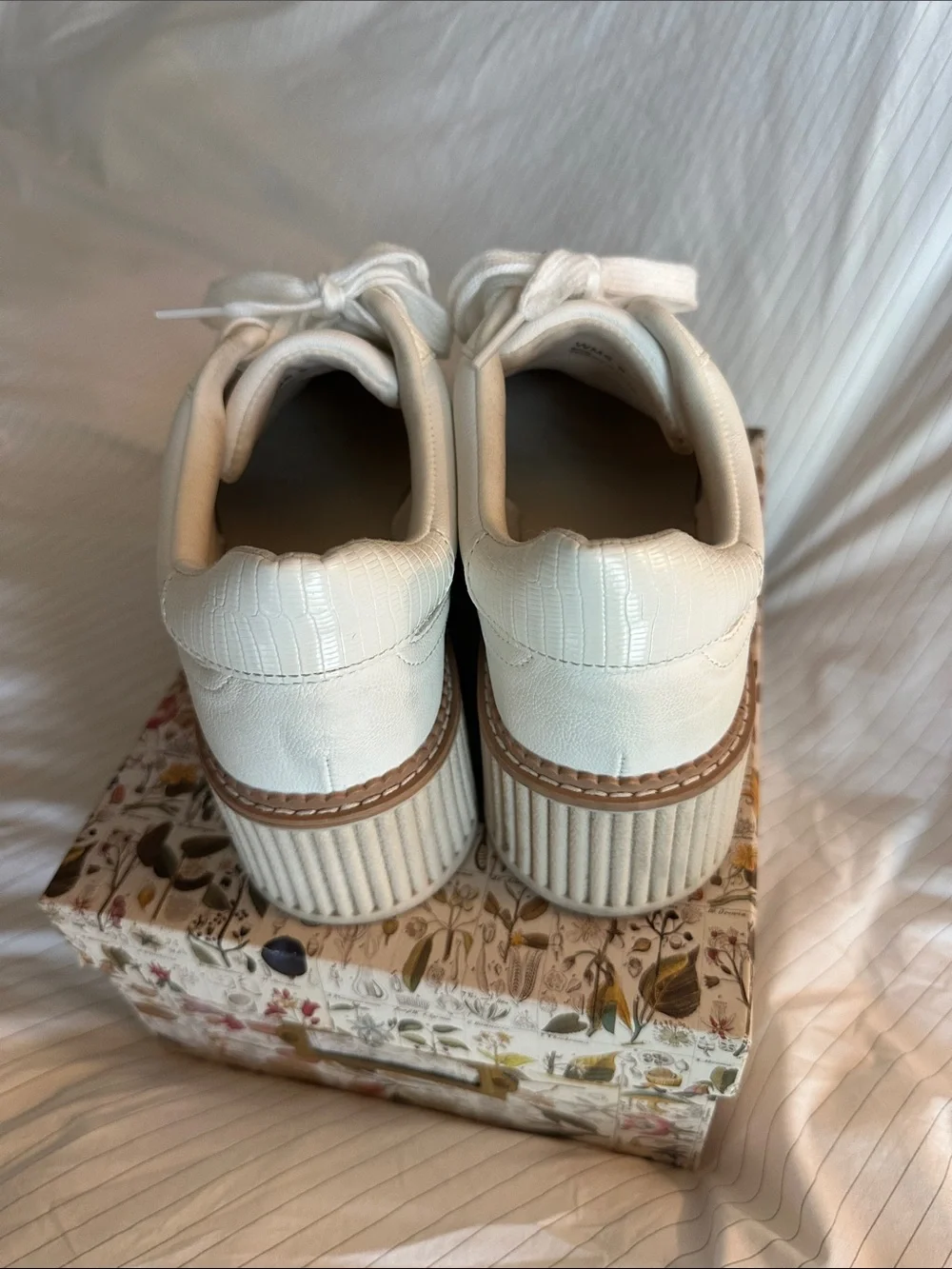 DV by Dolce Vita White/Cream Platform Lace-Up Sneakers